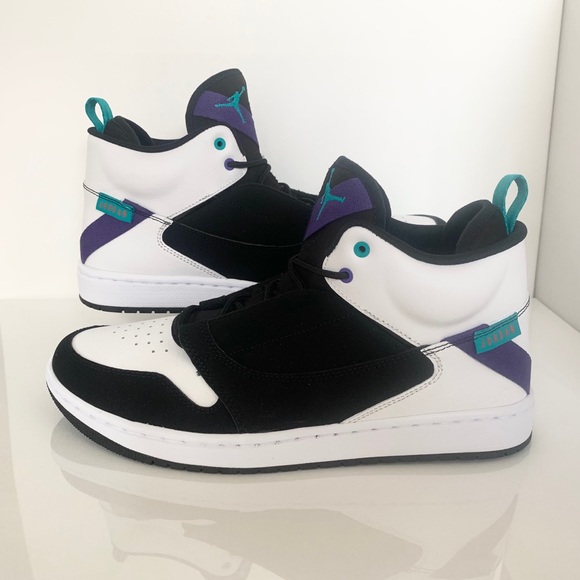 Jordan Fadeaway Basketball Sneakers - Picture 8 of 12